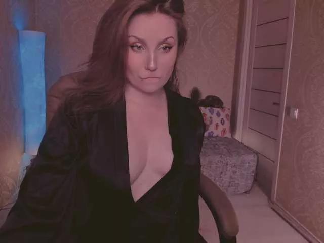 Esmeerrr from BongaCams