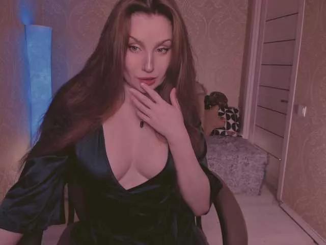 Esmeerrr from BongaCams