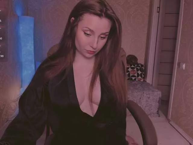Esmeerrr from BongaCams