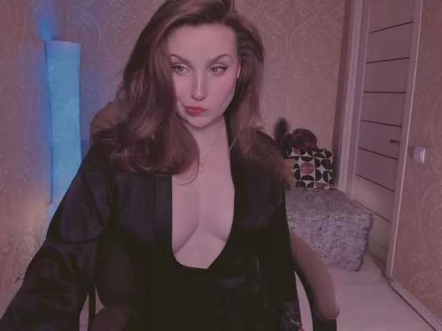 Esmeerrr from BongaCams