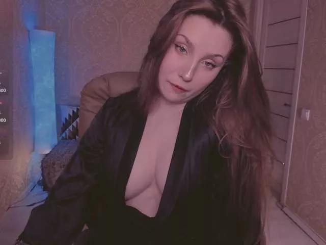 Esmeerrr from BongaCams