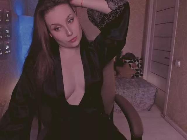 Esmeerrr from BongaCams