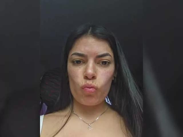 Estefanii-R from BongaCams