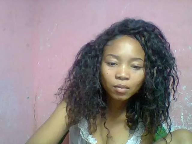 Estelahh from BongaCams