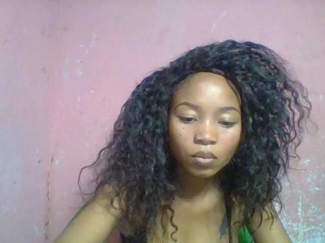 Estelahh from BongaCams