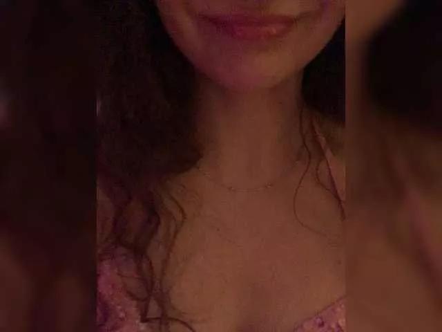 FeeBee from BongaCams