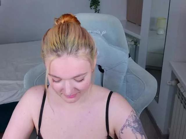 GingerLisa from BongaCams
