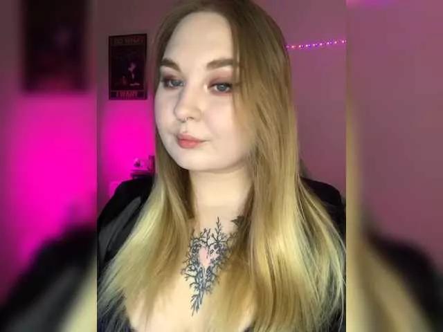 Greeenfriends6969 from BongaCams