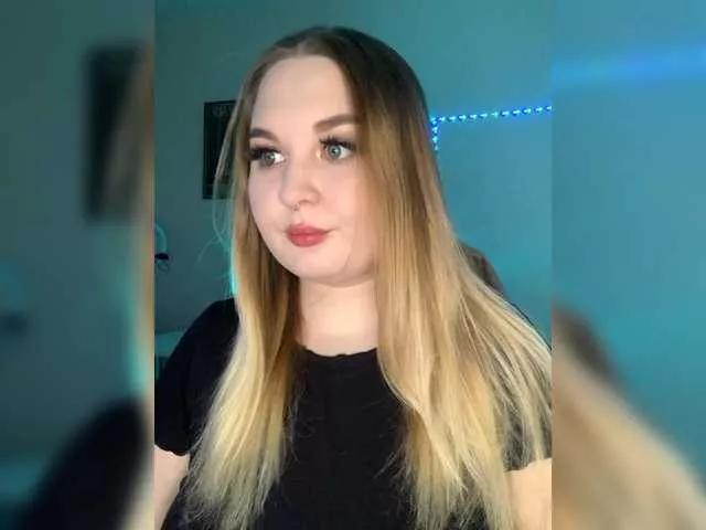 Greeenfriends6969 from BongaCams