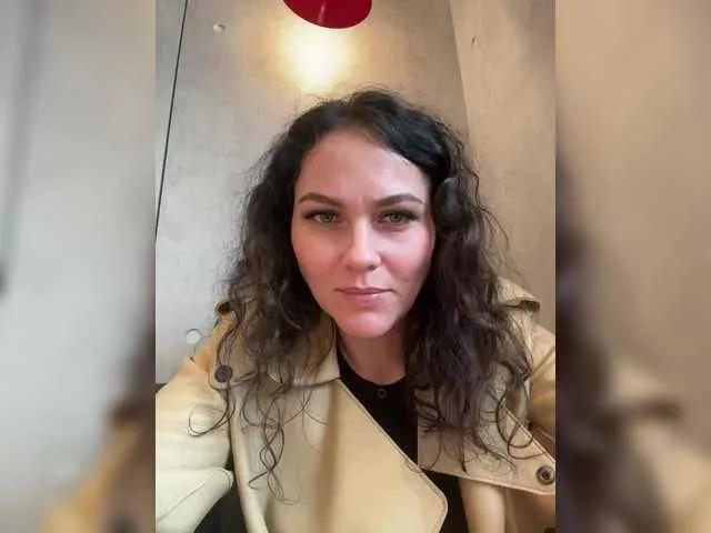 Hanny-ynnaH from BongaCams