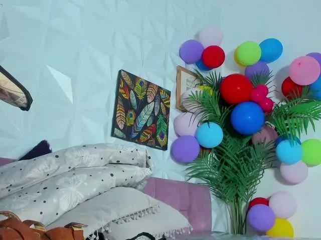 Hellen-Sky from BongaCams