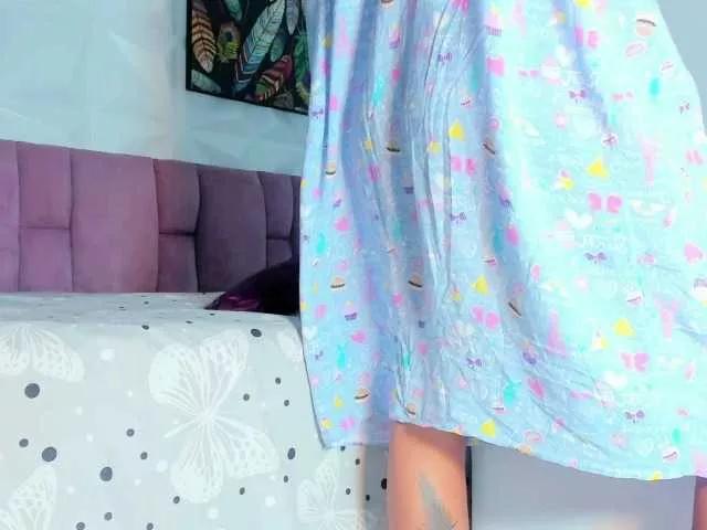 Hellen-Sky from BongaCams