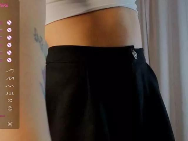 HellyPaw from BongaCams