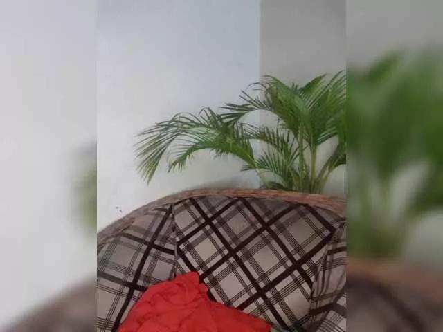 Hennesy-Camila from BongaCams