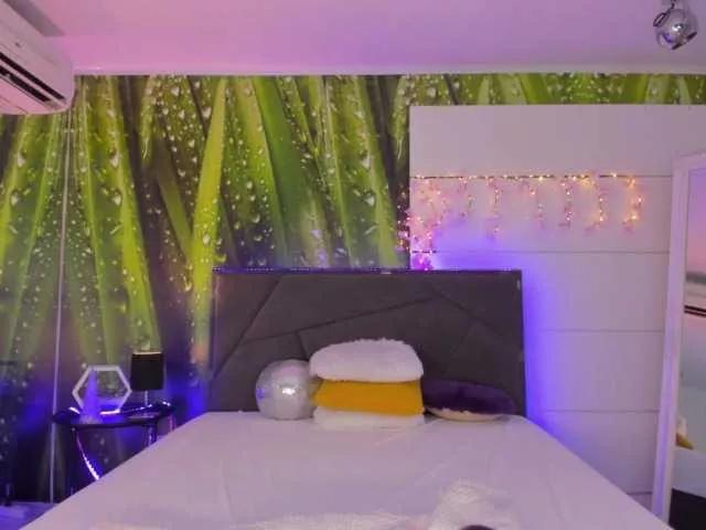 HollyTaillor from BongaCams