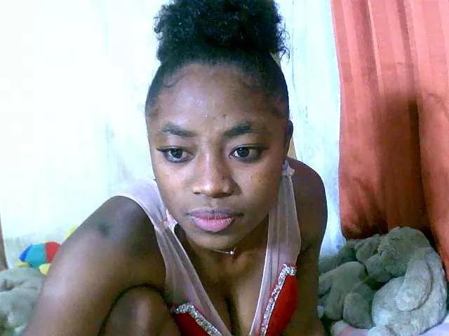 Honoratte from BongaCams