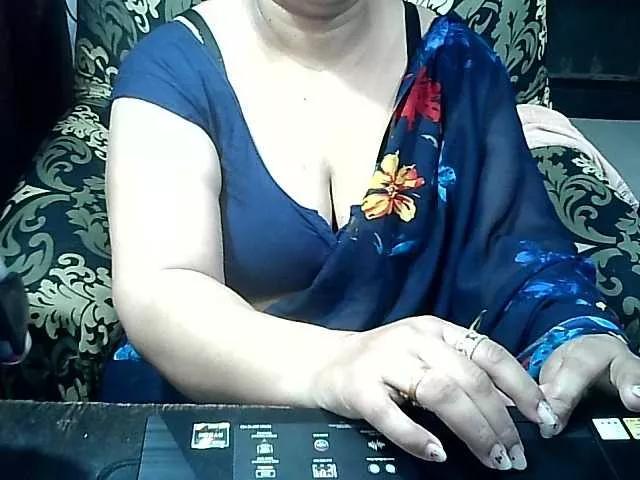 Indianbhabhimilf40 from BongaCams