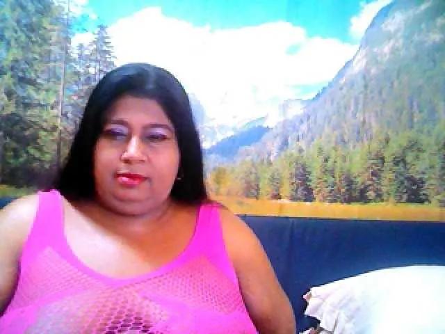 indianhoney from BongaCams