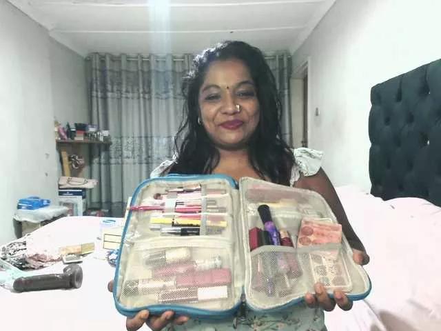 Indianmayaxoxo from BongaCams