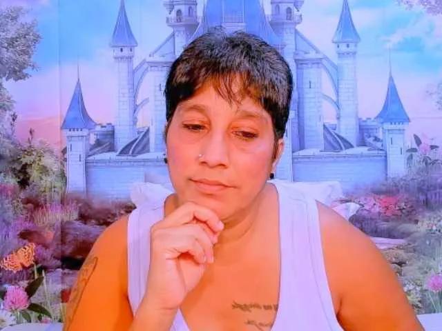 indianroxy from BongaCams