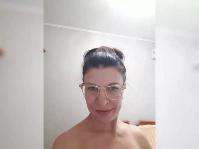 IriskaMai from BongaCams