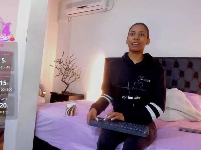 ivi-lopezz from BongaCams