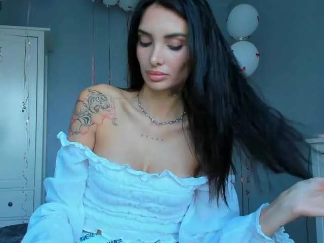 Izzi69 from BongaCams