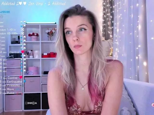Karamelsw from BongaCams