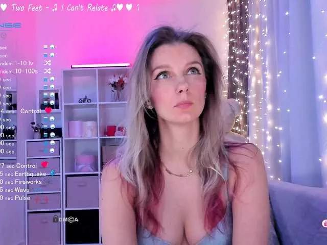 Karamelsw from BongaCams