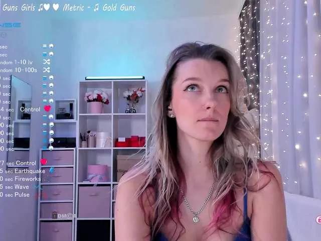 Karamelsw from BongaCams