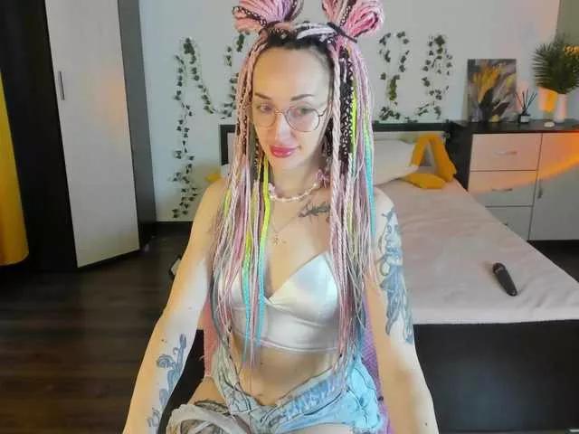 KellyJacksoon from BongaCams