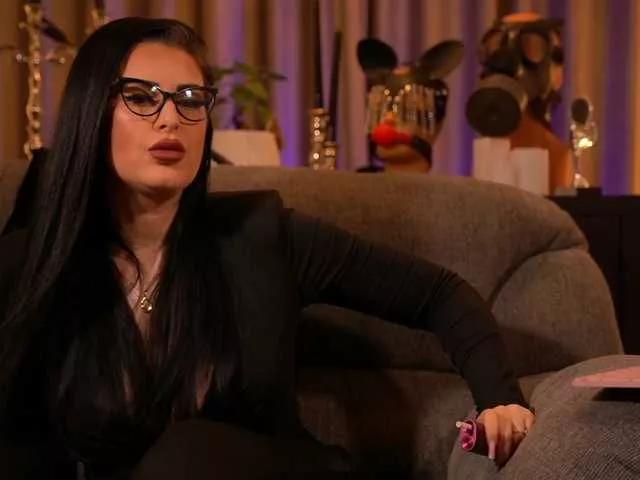KellyKent from BongaCams