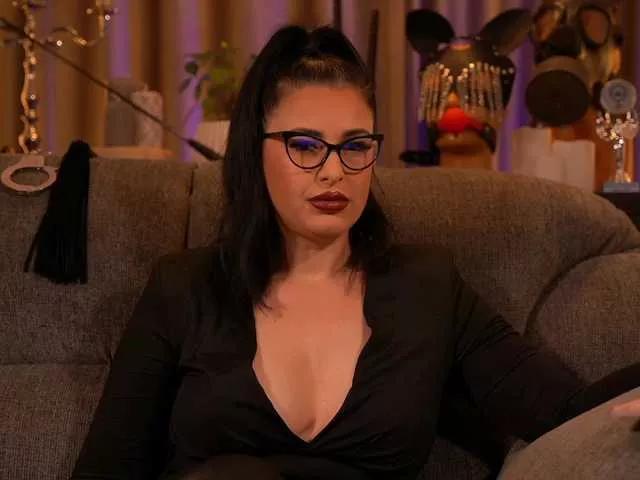 KellyKent from BongaCams