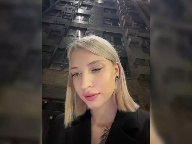 KettyPretty25 from BongaCams