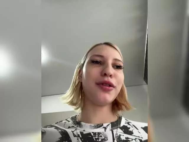 KettyPretty25 from BongaCams