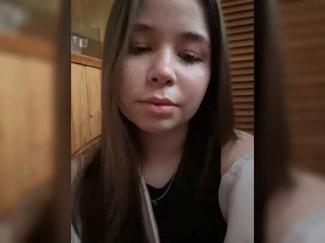 Kikikiraa webcams show profile image 
