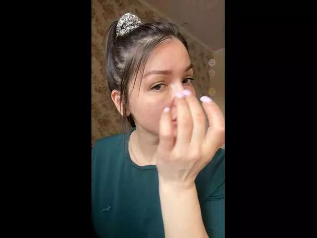 KikiMilf84 from BongaCams