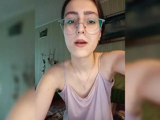 kiska-kira from BongaCams