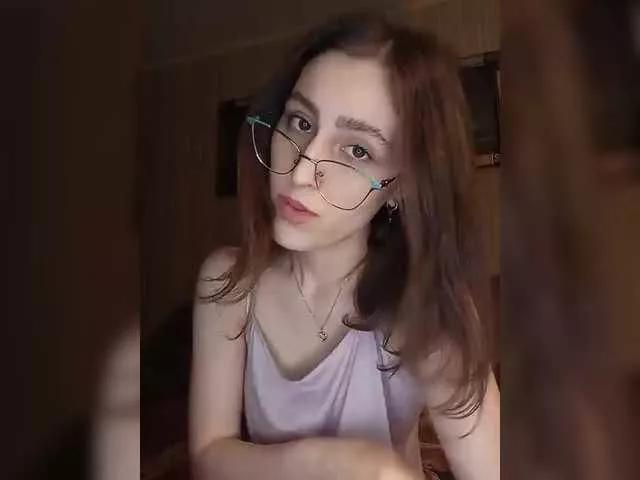 kiska-kira from BongaCams