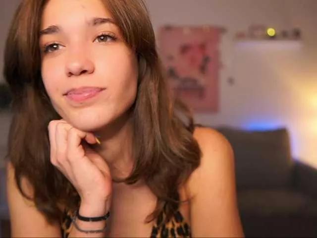 kissiecat from BongaCams