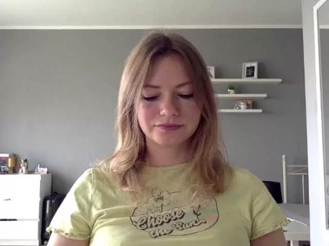 kissMillie from BongaCams