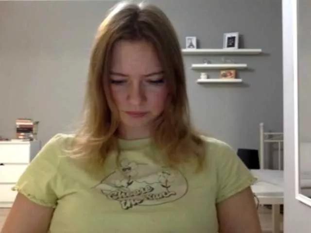 kissMillie from BongaCams