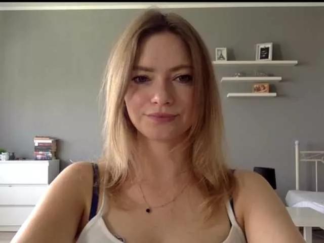 kissMillie from BongaCams