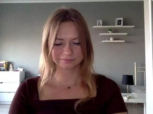 kissMillie from BongaCams