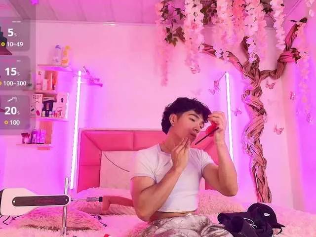 KittyMaxSteel from BongaCams