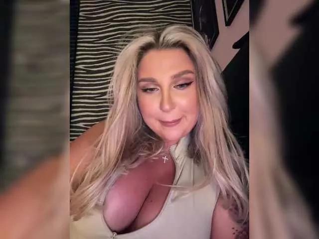 Kotofeyka1 webcams show profile image 