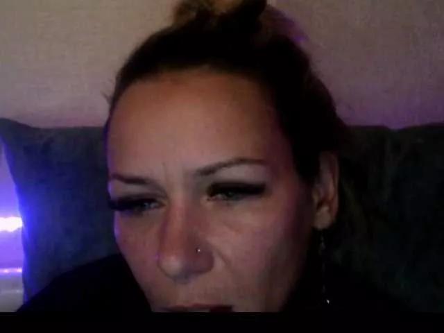 Krisred webcams show profile image 