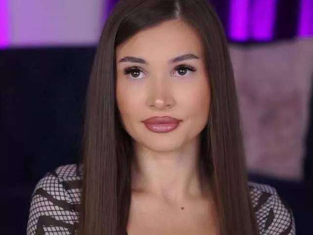 KyssaraPlay from BongaCams