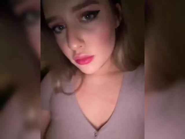 L0lly-D0lly from BongaCams
