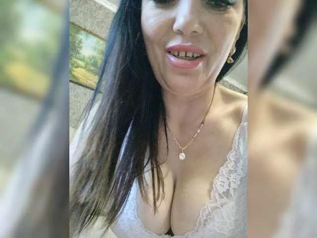 Lalili from BongaCams